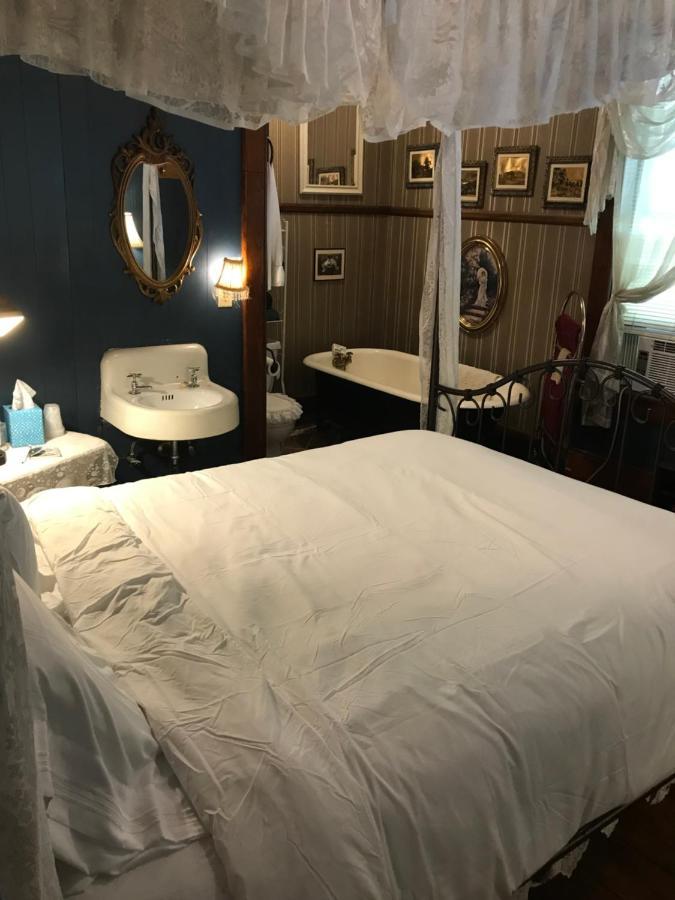 Armour'S Hotel & Spa Red Boiling Springs Exteriör bild