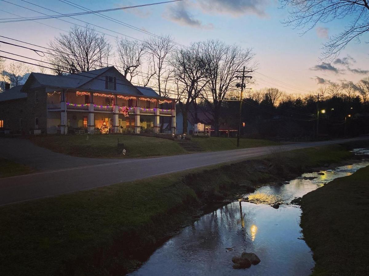 Armour'S Hotel & Spa Red Boiling Springs Exteriör bild